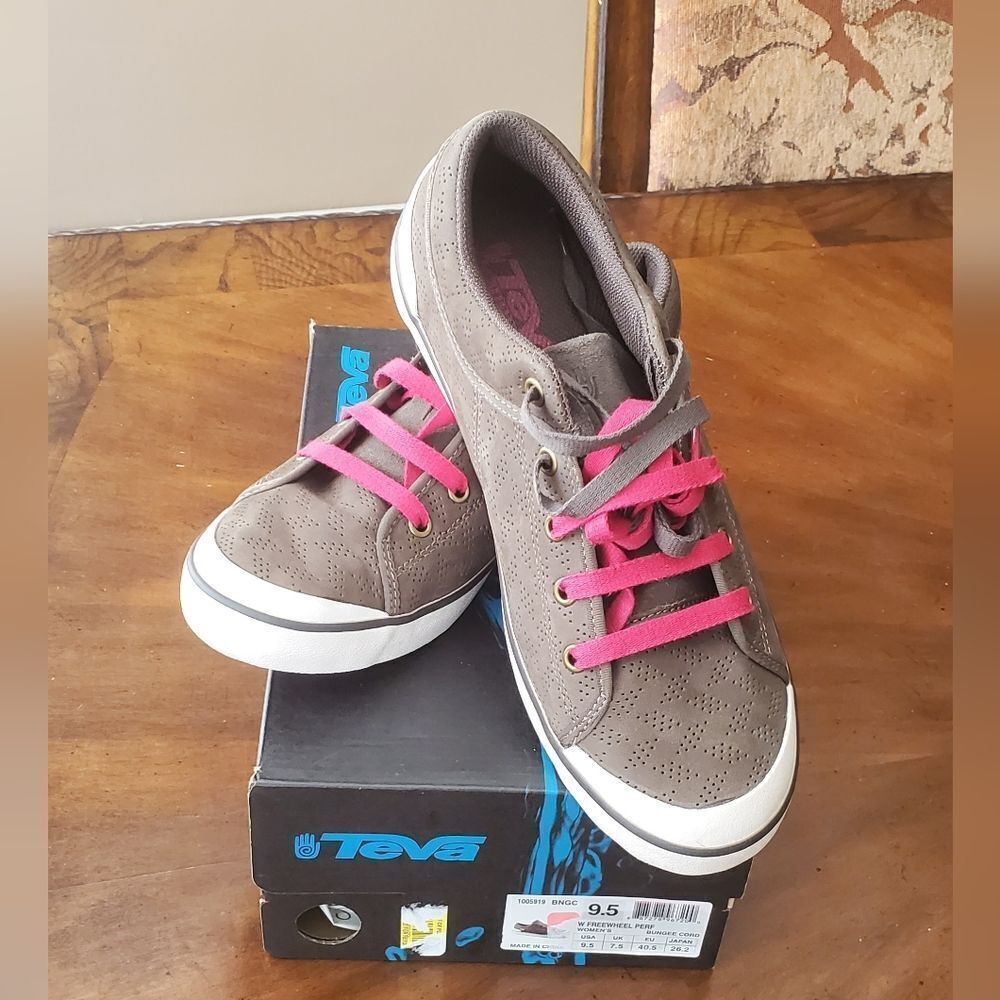 Teva - Freewheel - Size 9.5 - Sneakers